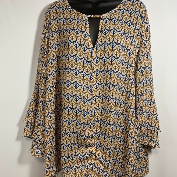 Weekend Suzanne Betro Abstract Key Hole Bell Sleeve Tunic - Picture 1 of 15
